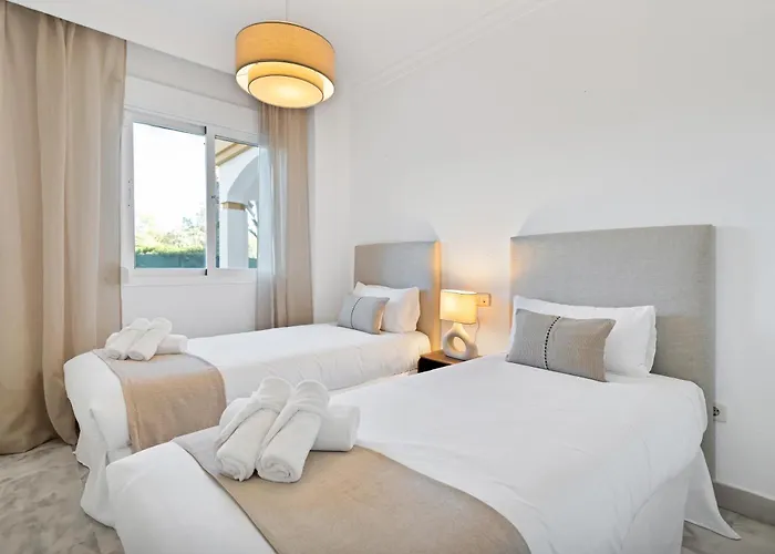 Ivory Banus - Luxury & Prime Location Apartment Marbella