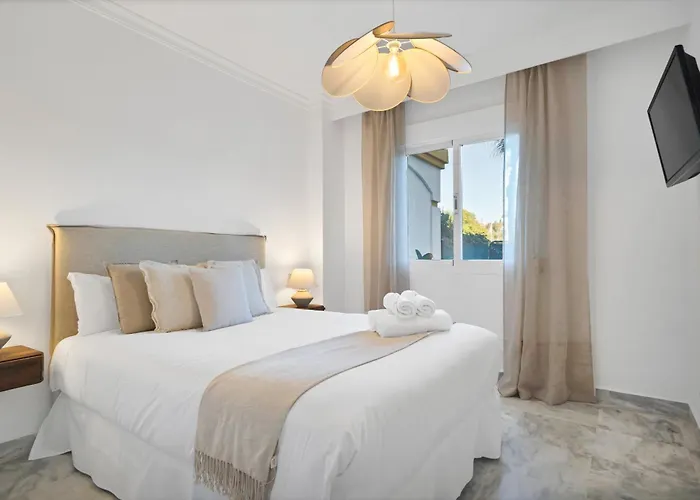 Ivory Banus - Luxury & Prime Location Apartment Marbella